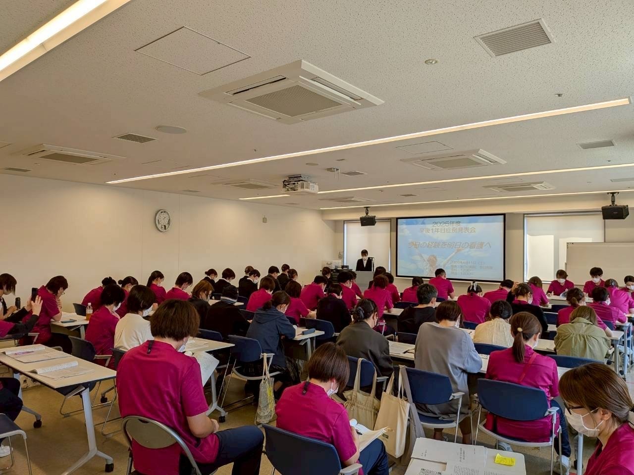 看護師　卒後1年目症例発表会を開催！